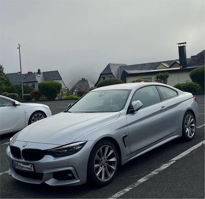 Silber Gebraucht 2019 BMW 420 M Sport Coupé | 24.600 € (Fairer Preis) - Bild 1/4