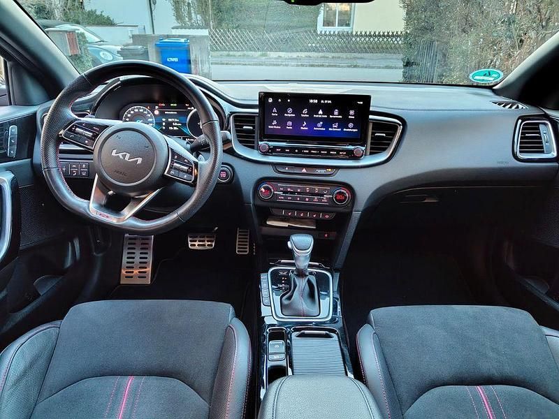 Gebraucht Kia ProCeed GT GT 204 PS (150 kW) 2022 Silber Kleinwagen