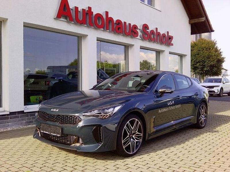 Grün Gebraucht 2023 Kia Stinger Kleinwagen | 51.990 € (Teuer) - Bild 1/4
