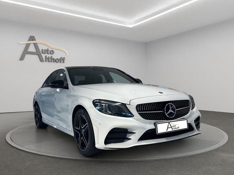 Weiß Gebraucht 2019 Mercedes C400 AMG line Limousine | 33.249 € (Fairer Preis) - Bild 1/4
