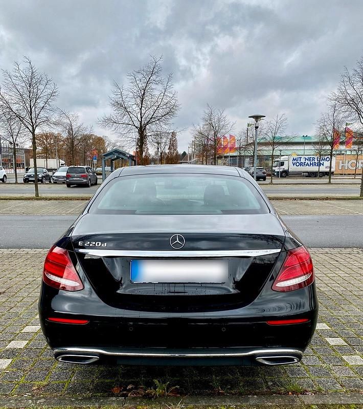 Brugt Mercedes E220 194 HK (142 kW) 2016 Sort Sedan