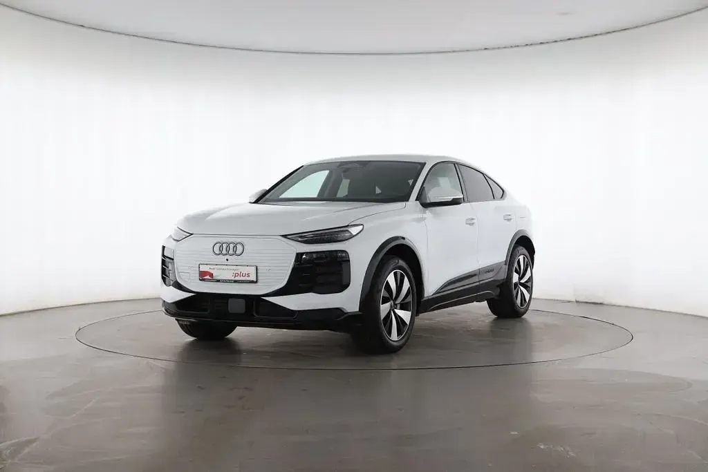 Gebraucht Audi Q6 Sportback e-tron Ambiente 185 kW (252 PS) 2025 Gletscherweiss SUV