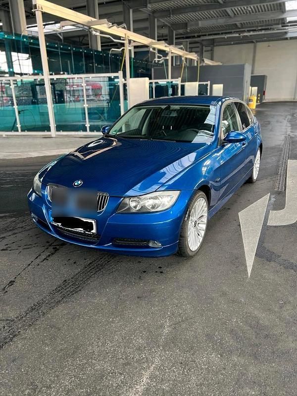 Blau Gebraucht 2006 BMW 318 Limousine | 3.300 € (Fairer Preis) - Bild 1/4