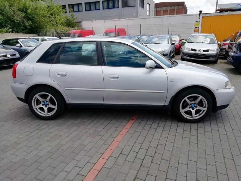 Gebraucht Audi A3 Attraction 102 PS (75 kW) 2002 Silber metallic Limousine