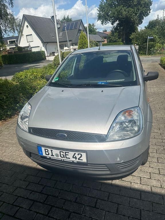 Silber Gebraucht 2004 Ford Fiesta Viva Kleinwagen | 1.700 € (Fairer Preis) - Bild 1/4