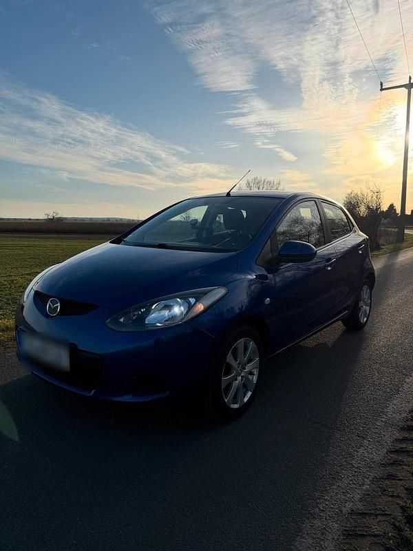 Gebraucht Mazda 2 75 PS (55 kW) 2009 Blau Kleinwagen