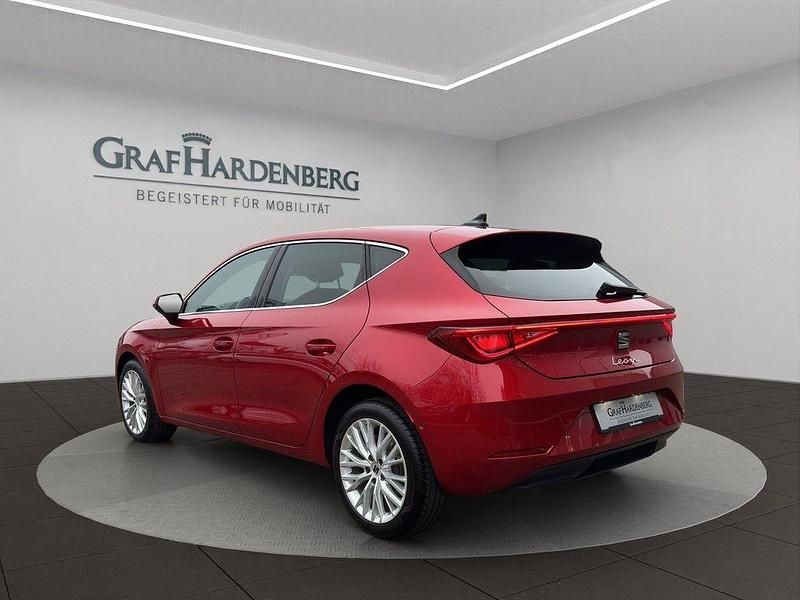 Gebraucht Seat Leon 150 PS (110 kW) 2021 Rot Limousine