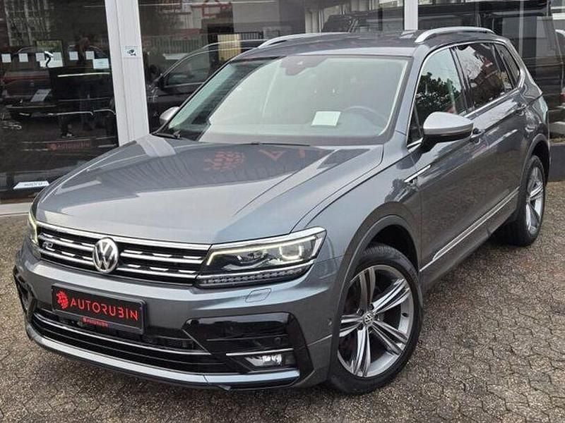 Gebraucht VW Tiguan Allspace Highline 180 PS (132 kW) 2018 Platinum grey metallic SUV