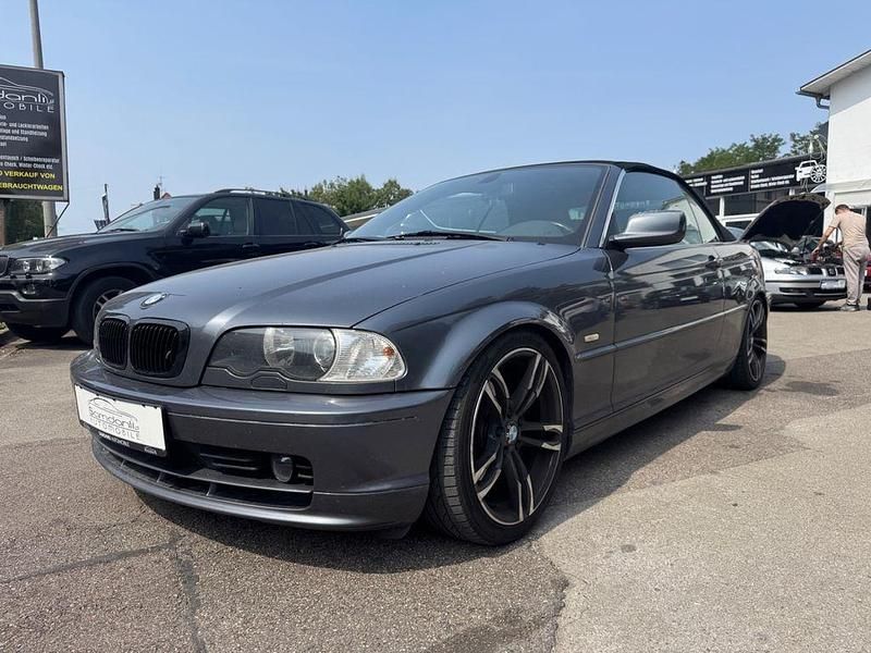Grau Gebraucht 2002 BMW 325 Cabriolet Performance Cabrio | 4.950 € (Fairer Preis) - Bild 1/4