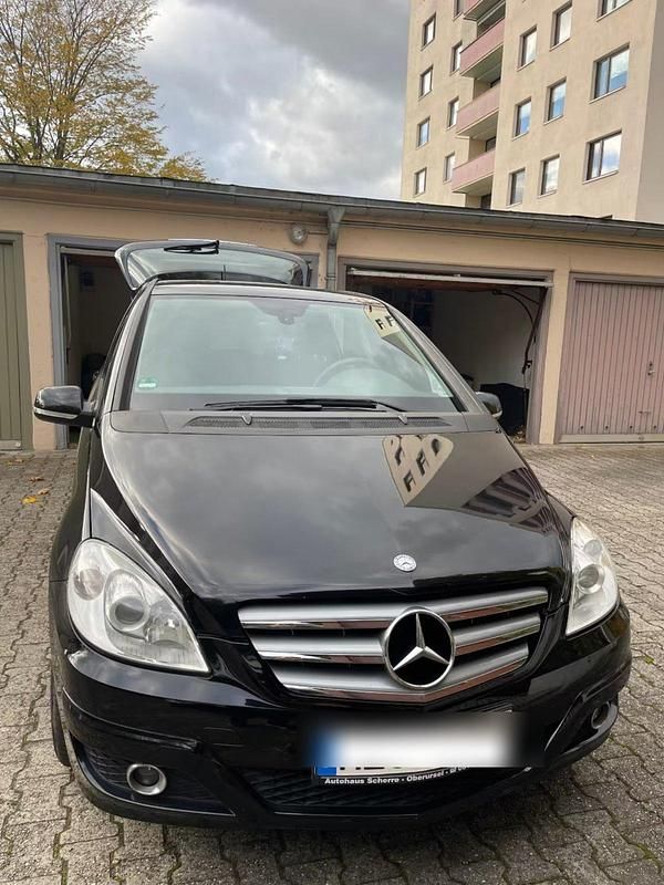 Schwarz Gebraucht 2010 Mercedes B160 Van / Kleinbus | 5.900 € - Bild 1/4