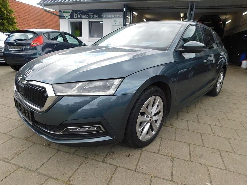 Grau Gebraucht 2020 Skoda Octavia Style Kombi | 17.985 € (Fairer Preis) - Bild 1/4