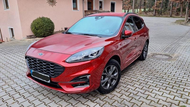 Gebraucht Ford Kuga ST-Line X 190 PS (139 kW) 2022 Rot SUV