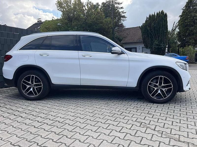 Gebraucht Mercedes GLC300 245 PS (180 kW) 2016 Weiß SUV
