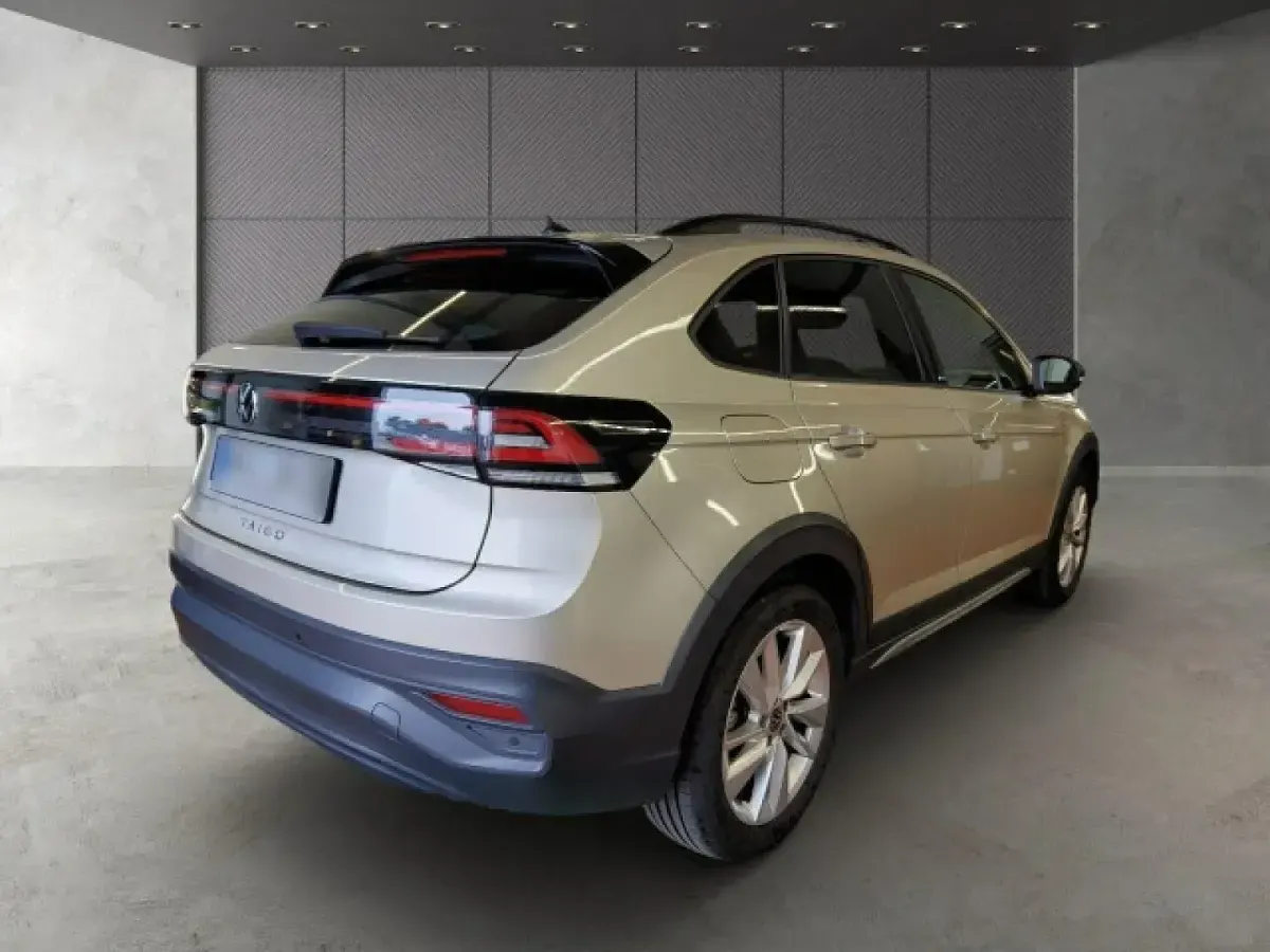 Gebraucht VW Taigo Move 110 PS (80 kW) 2023 Ivory silver metallic SUV