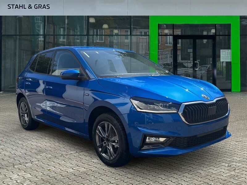 Blau Neu 2024 Skoda Fabia Drive Limousine | 19.990 € (Superpreis) - Bild 1/4