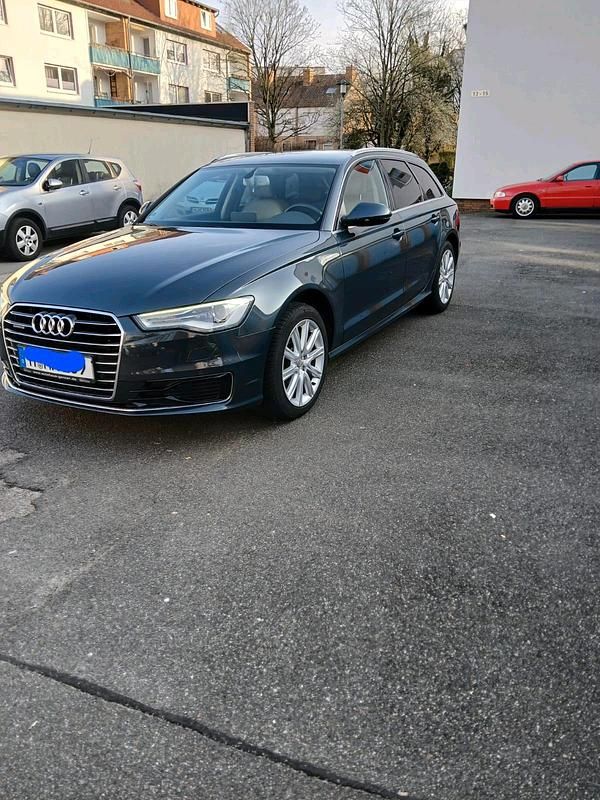 Gebraucht Audi A6 218 PS (160 kW) 2015 Blau Kombi