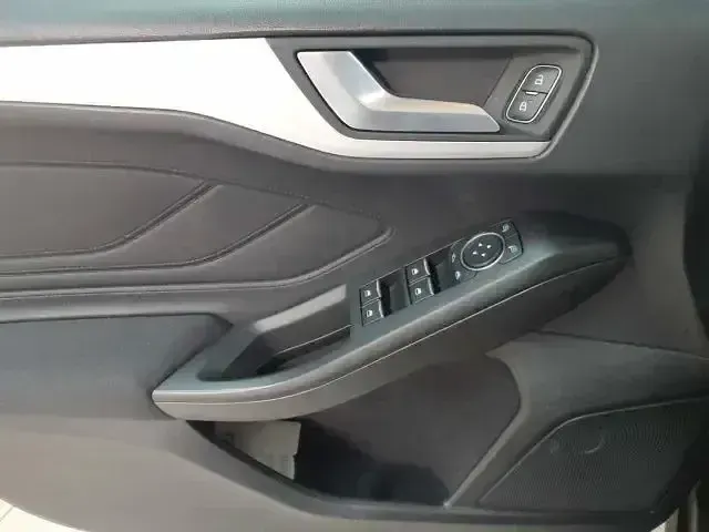 Gebraucht Ford Focus Cool & Connect 150 PS (110 kW) 2020 Blau Limousine