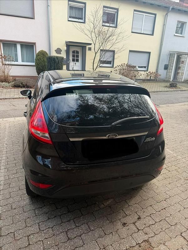 Gebraucht Ford Fiesta 75 PS (55 kW) 2011 Schwarz Kleinwagen