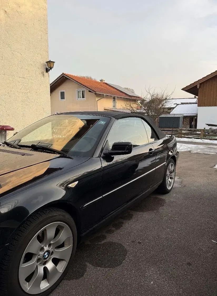 Gebraucht BMW 318 Cabriolet 143 PS (105 kW) 2004 Schwarz Cabrio