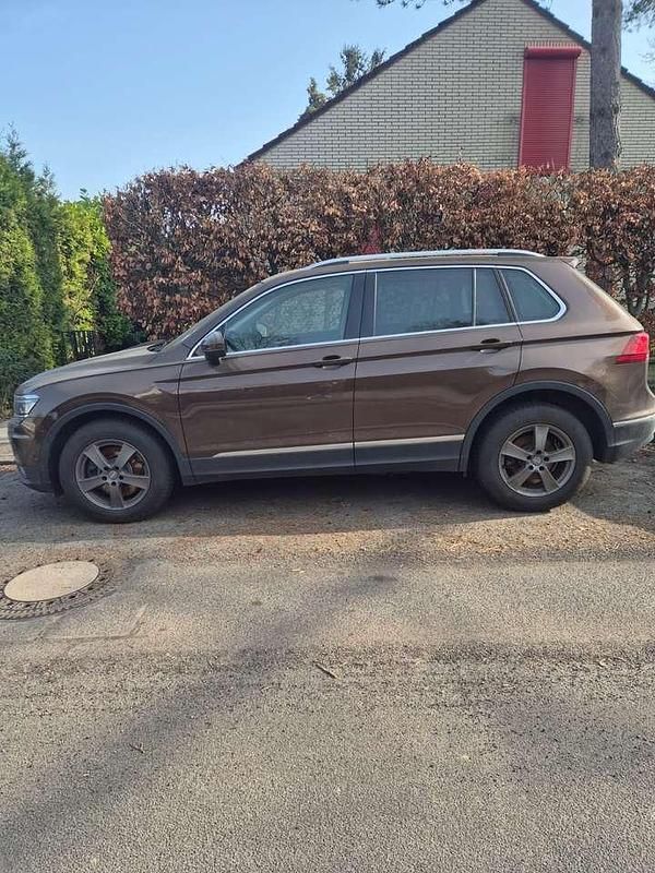 Gebraucht VW Tiguan Sound 190 PS (139 kW) 2017 Braun SUV