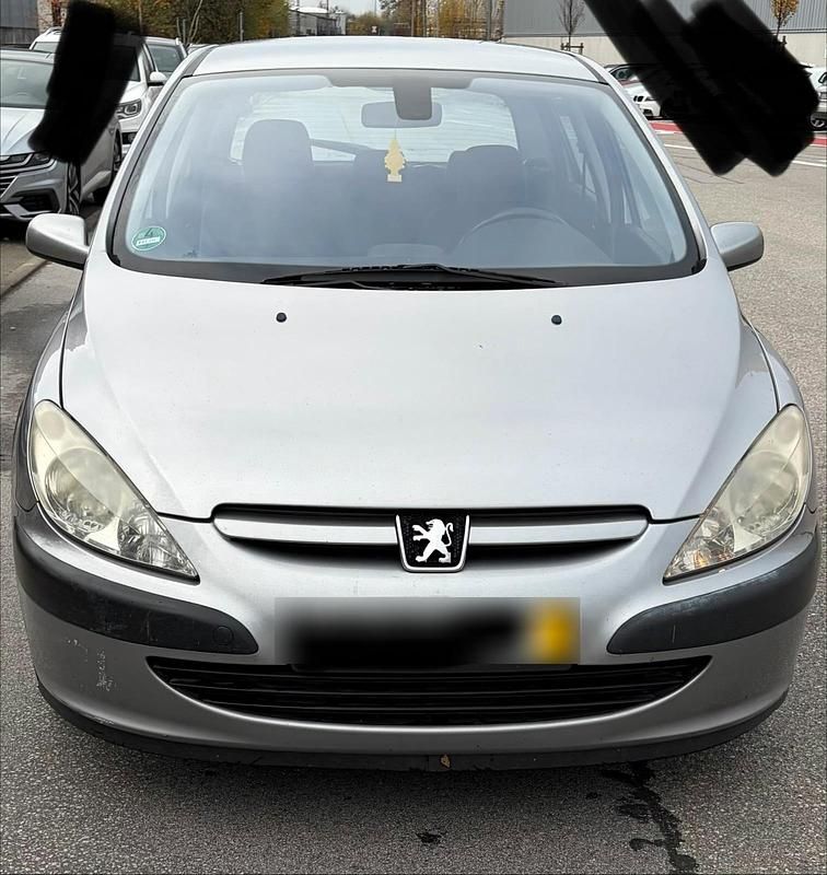 Silber Gebraucht 2002 Peugeot 307 Limousine | 2.500 € (Etwas zu teuer) - Bild 1/4
