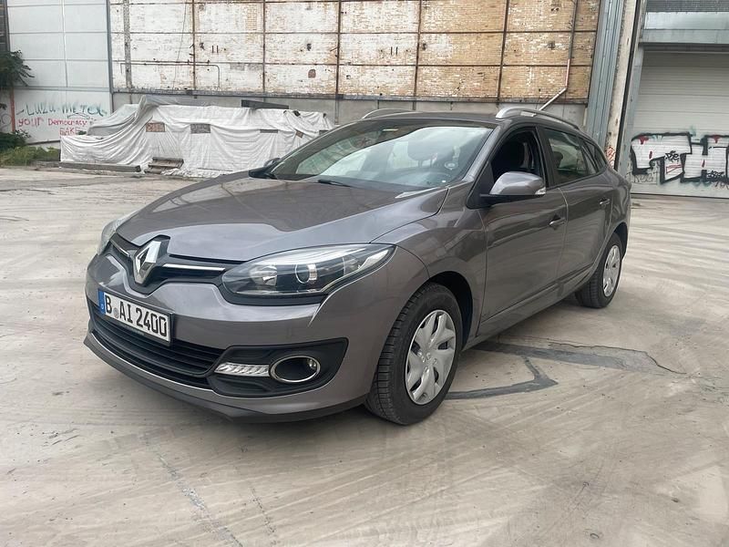 Grau Gebraucht 2014 Renault Mégane GrandTour Kombi | 4.800 € (Guter Preis) - Bild 1/4