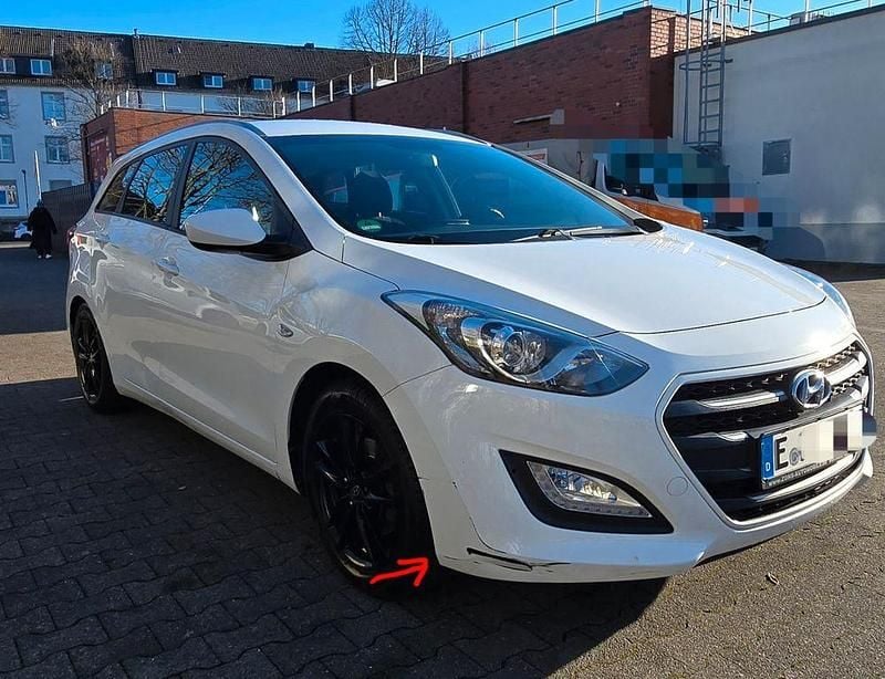 Gebraucht Hyundai i30 120 PS (88 kW) 2017 Weiß Kombi