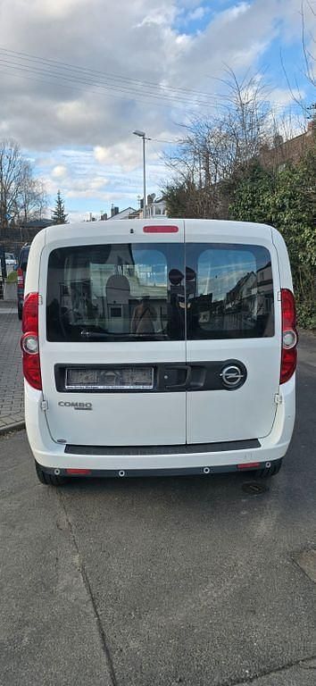 Gebraucht Opel Combo Edition 120 PS (88 kW) 2017 Weiß Van / Kleinbus