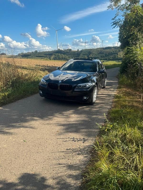 Schwarz Gebraucht 2012 BMW 525 Kombi | 9.000 € (Superpreis) - Bild 1/4