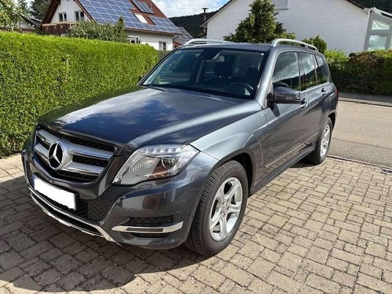 Grau Gebraucht 2012 Mercedes GLK220 SUV | 18.600 € (Fairer Preis) - Bild 1/4