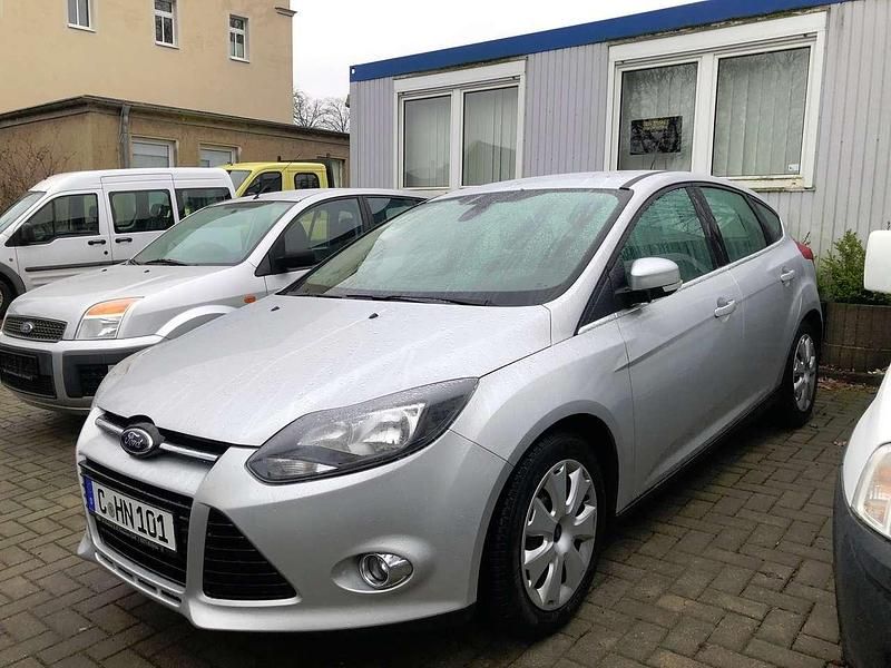 Gebraucht Ford Focus Titanium 101 PS (74 kW) 2012 Silber Limousine