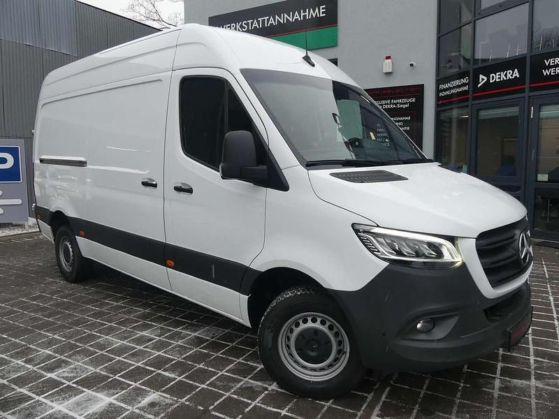 Gebraucht Mercedes Sprinter 170 PS (125 kW) 2022 Arktisweiss Van