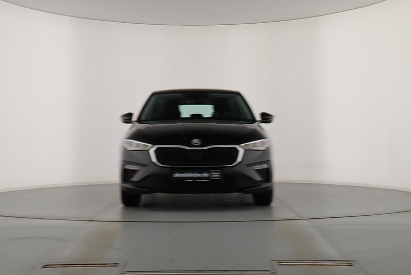 Gebraucht Skoda Scala Essence 95 PS (69 kW) 2025 Schwarzmagic perleffekt Kleinwagen