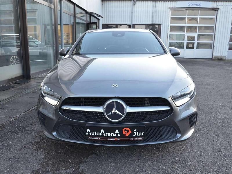 Gebraucht Mercedes A200 163 PS (119 kW) 2018 Mountaingrau  met. Kleinwagen