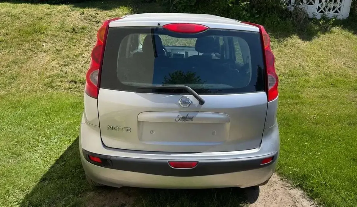 Gebraucht Nissan Note Acenta 110 PS (80 kW) 2006 Silber Kleinwagen