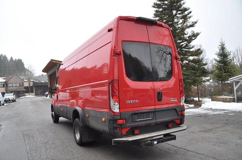 Gebraucht Iveco Daily 179 PS (131 kW) 2017 Rot
