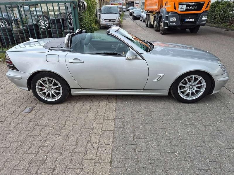 Gebraucht Mercedes SLK200 163 PS (119 kW) 2003 Grau Cabrio