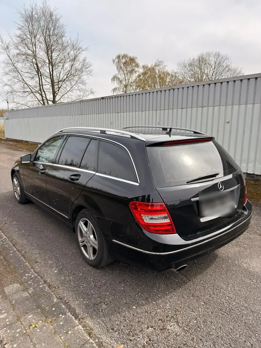 Gebraucht Mercedes C220 170 PS (125 kW) 2011 Schwarz Kombi