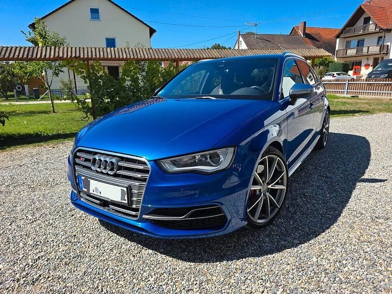 Blau Gebraucht 2015 Audi S3 Sport Limousine | 19.980 € (Fairer Preis) - Bild 1/4