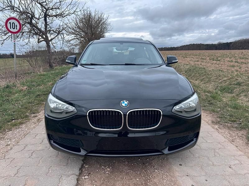 Gebraucht BMW 114 102 PS (75 kW) 2012 Schwarz Kleinwagen