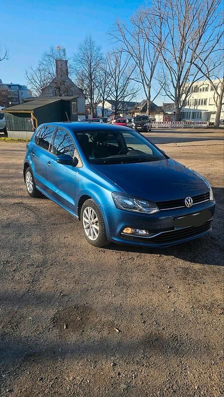 Gebraucht VW Polo 75 PS (55 kW) 2015 Blau Kleinwagen
