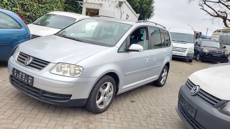 Silber Gebraucht 2003 VW Touran Trendline Van / Kleinbus | 1.495 € (Guter Preis) - Bild 1/4