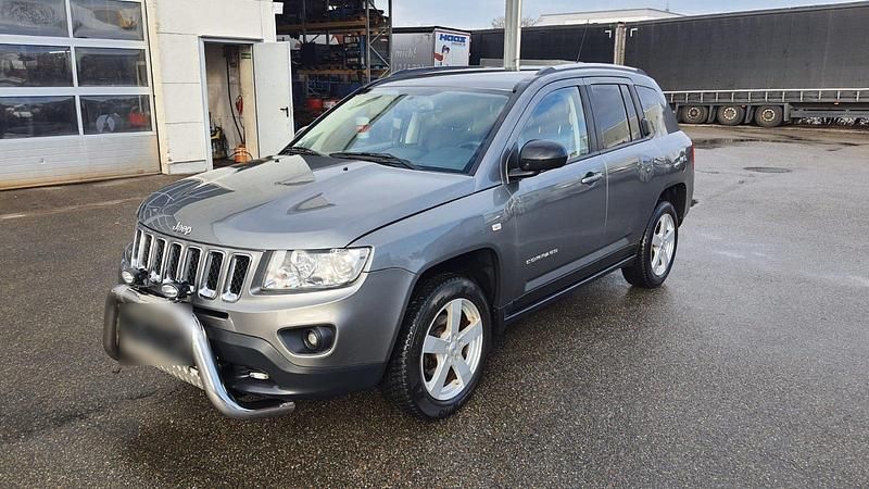 Gebraucht Jeep Compass 156 PS (114 kW) 2013 Grau SUV