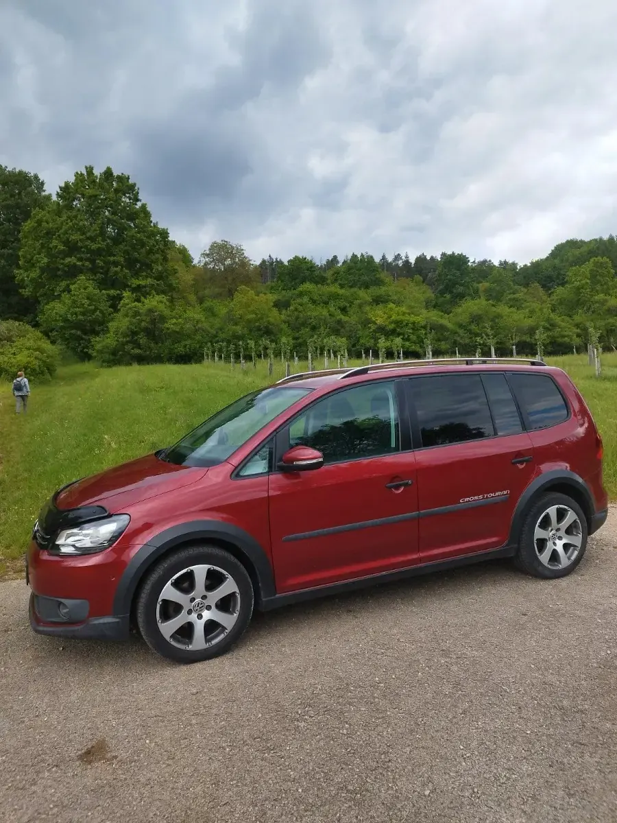 Gebraucht VW Touran Cross 140 PS (102 kW) 2012 Rot Van / Kleinbus