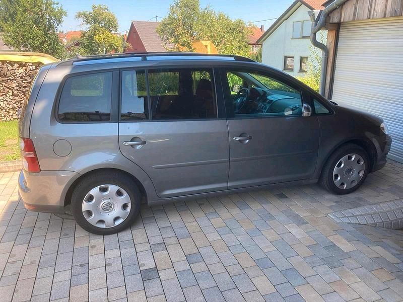 Gebraucht VW Touran 140 PS (102 kW) 2008 Grau Van / Kleinbus