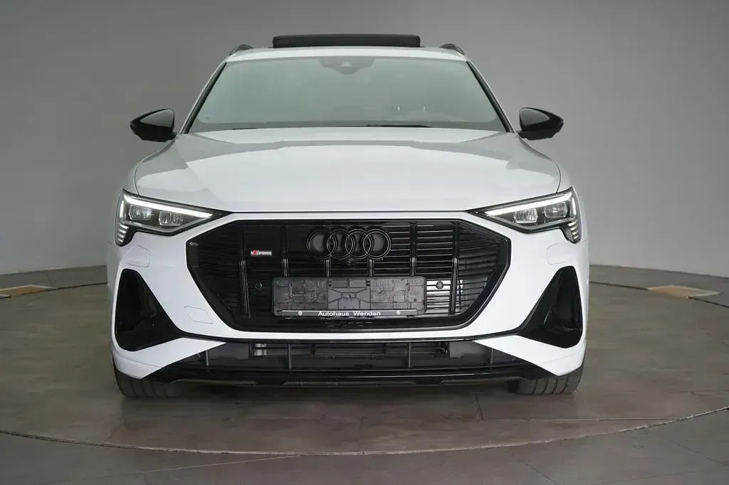 Gebraucht Audi e-tron Black Edition 300 kW (408 PS) 2023 Weiß SUV