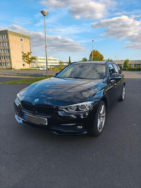 Gebraucht BMW 320 Advantage 190 PS (139 kW) 2016 Schwarz Kombi