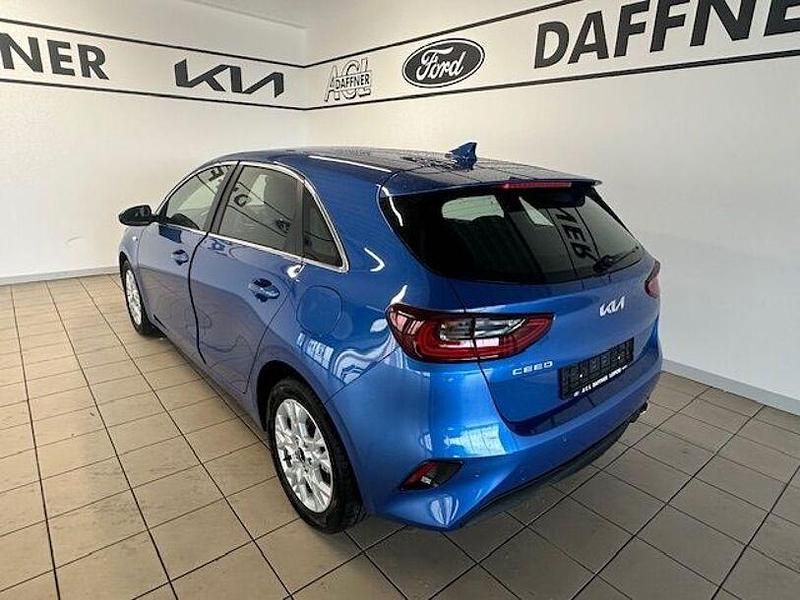 Gebraucht Kia Ceed Vision 101 PS (74 kW) 2024 Blau Kleinwagen