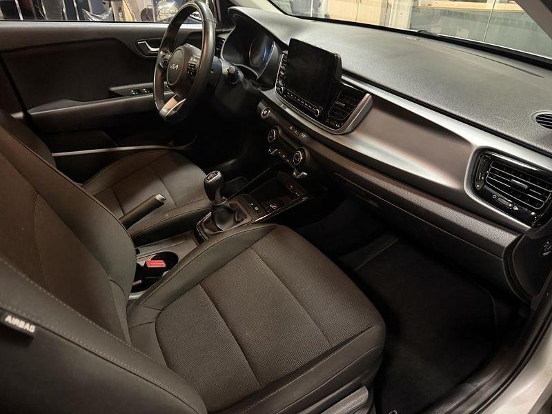 Gebraucht Kia Rio 99 PS (72 kW) 2023 Grau Limousine
