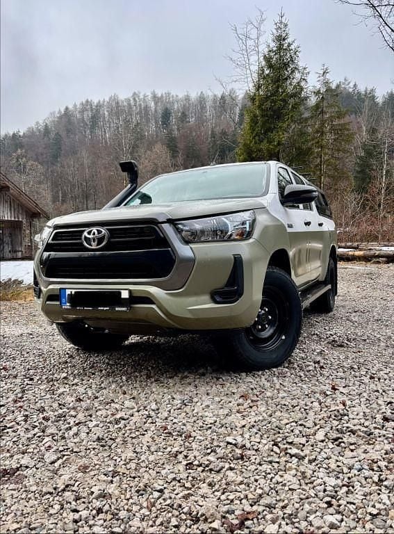 Gebraucht Toyota HiLux 150 PS (110 kW) 2022 Weiß Abholung